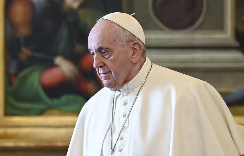  Expectativa mundial: operan al Papa Francisco ante el riesgo de una obstrucción intestinal